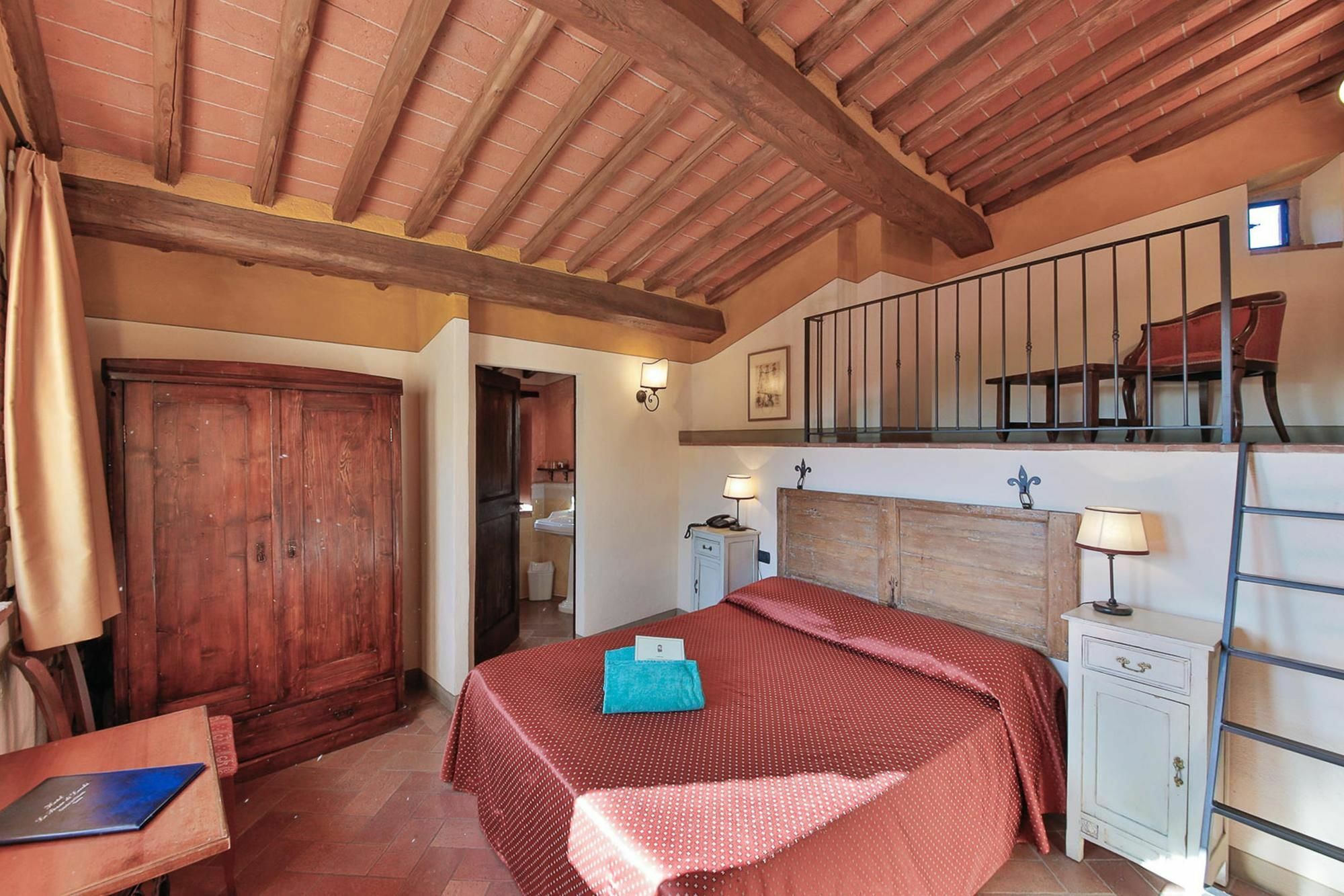 Hotel Le Pozze Di Lecchi Гайоле-ин-Кьянти Экстерьер фото