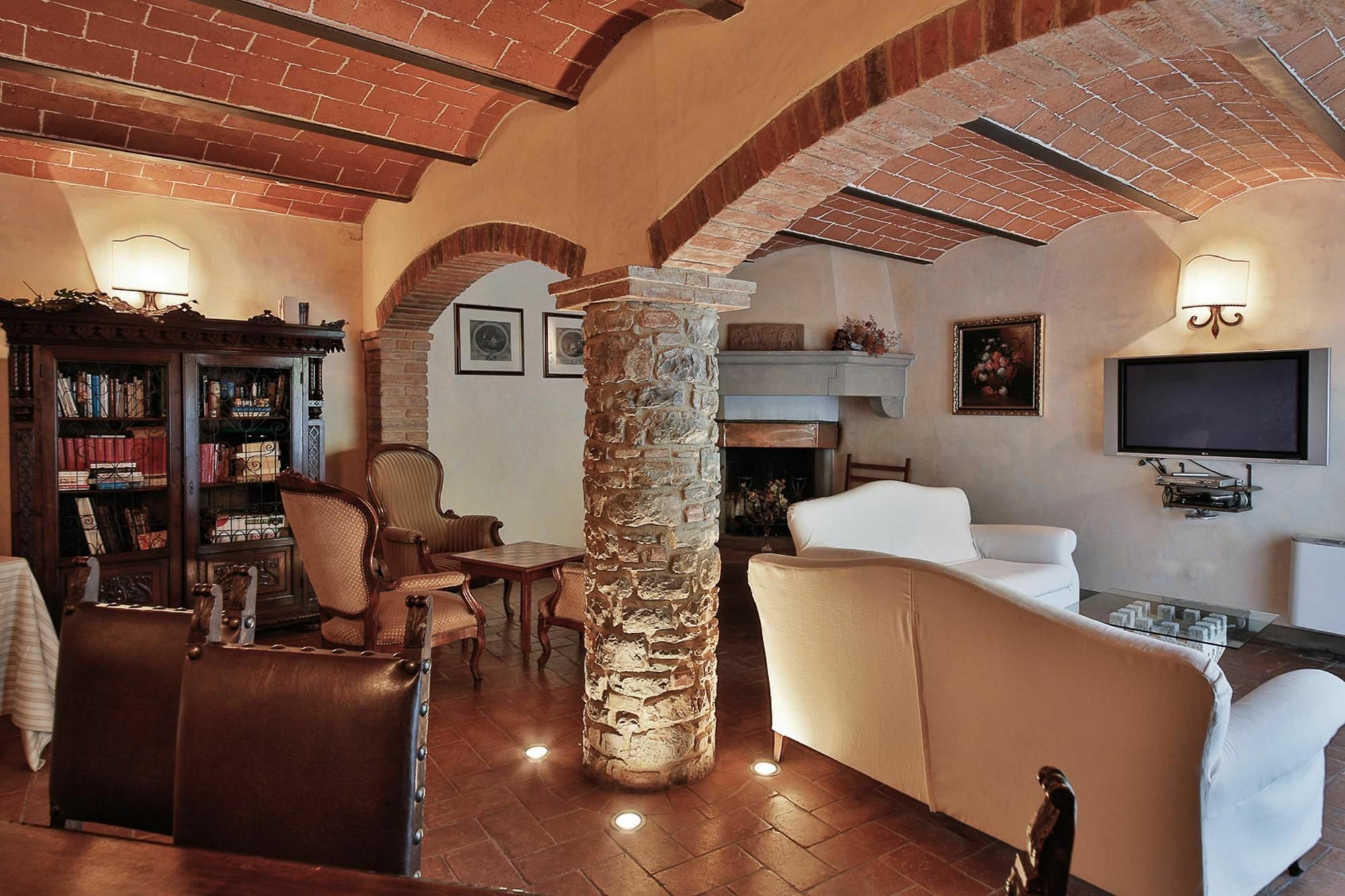 Hotel Le Pozze Di Lecchi Гайоле-ин-Кьянти Экстерьер фото
